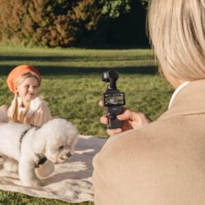 Alternative view of Cámara de vlogging DJI Osmo Pocket 3 con sensor CMOS de 1 pulgada y vídeo 4K/120 fps